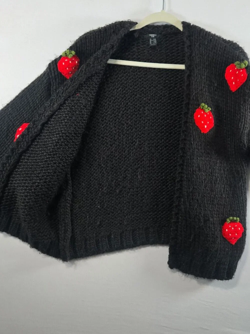 Forever 21 Kids Girls 13/14 Black Strawberry Chunky Knit Open Cardigan Sweater